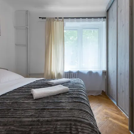 Very Quiet Flat In The Old Town-2
