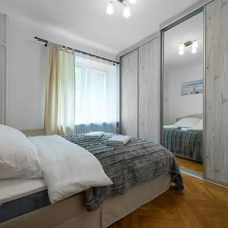 Very Quiet Flat In The Old Town-3