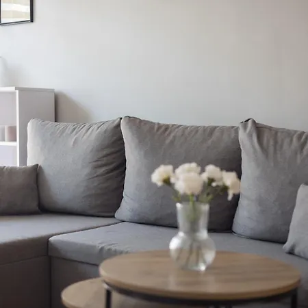 Praga Kinowa Comfy Apartment by BookingHost-3