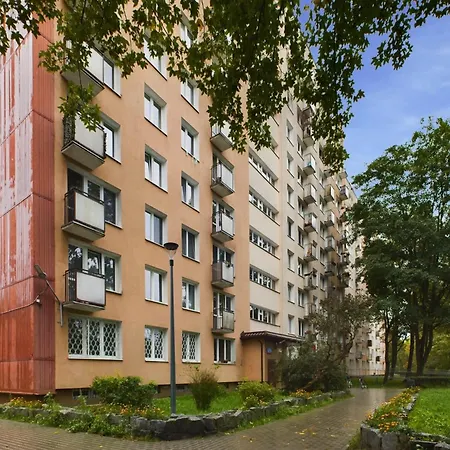 Atmospheric Studio For 3 People In Warsaw With Desk For Remote Work By Noclegi Renters-2