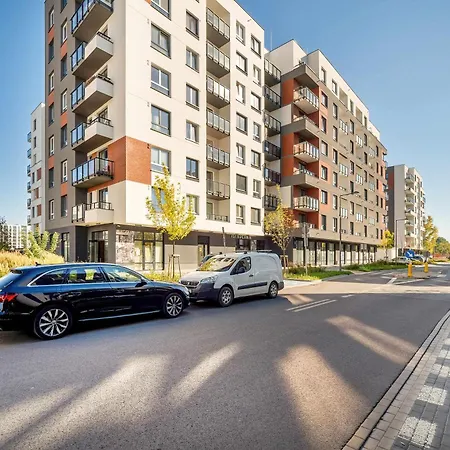 Air Conditioned Apartment In Warsaw With Parking And Bathtub By Noclegi Renters-3