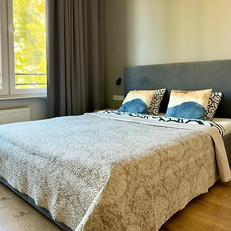 K22 Apart In Warsaw Slawinska 510-3