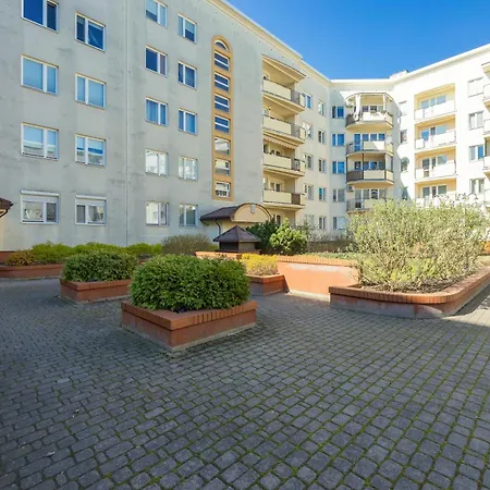 Beautiful Apartment For 6 People With Balcony In Warsaw By Noclegi Renters-3