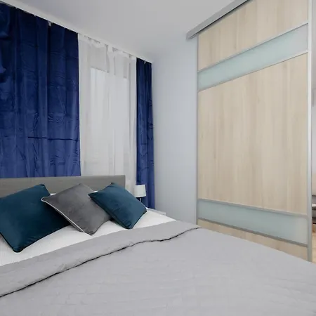 Chlodna Apartments With A City View Wola By Noclegi Renters-3