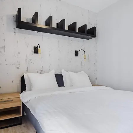 Premium Apartments In The Center Of Warsaw With Free Parking & Balcony-3