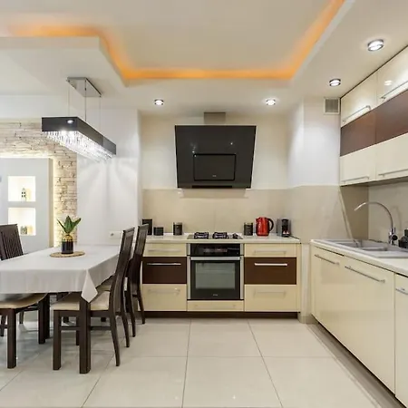 Close-Golden Apartments Warsaw - Best Location In City Center Grzybowska 5-305-3