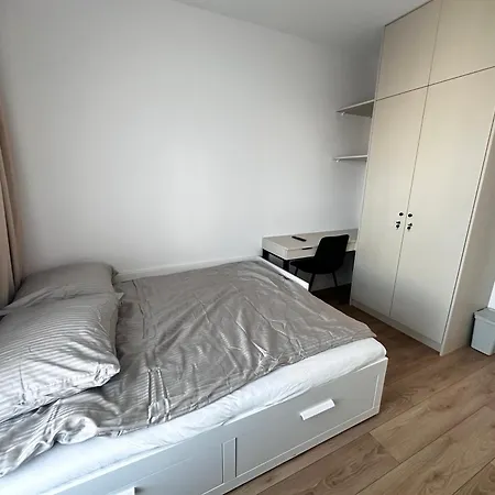 Kaskady Airport Modern Apartments - Close To The Airport - 10 Min, And City Center - 15 Min-3