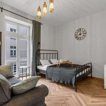 Chocimska Studio - Top Location, Tram&Shops Nearby - By Rentujemy-2