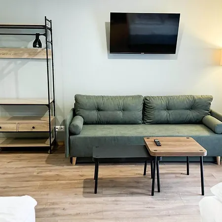 Green Studio With Balcony - Free Parking-2