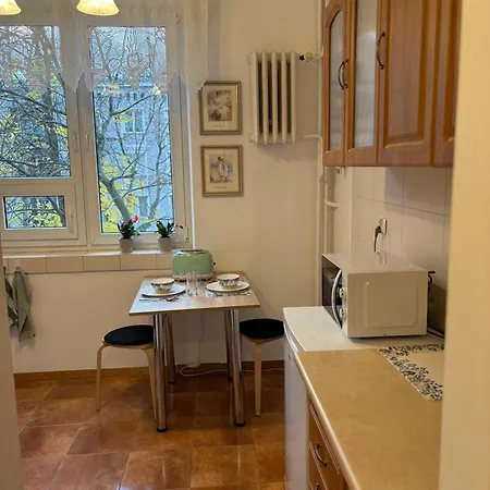 Klimatyczny Apartament Na Bielanach Przy Metrze-3