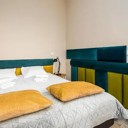Deluxe Apartments Free Parking-3