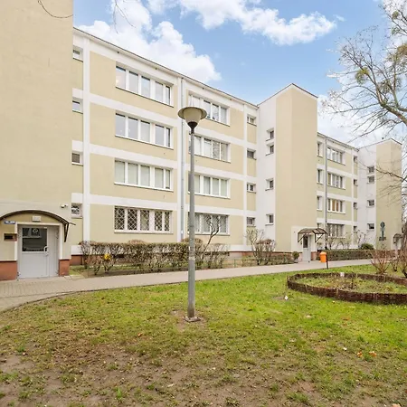 Bielany Homely Apartment By Bookinghost-2