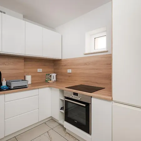 Ochota Stylish Apartment By Bookinghost-3
