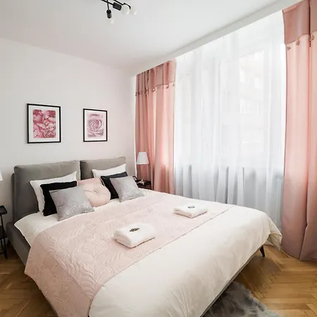 Pulawska Residence Mokotow 2-Bedroom & Living Room, Balcony & Free Parking On Site-3