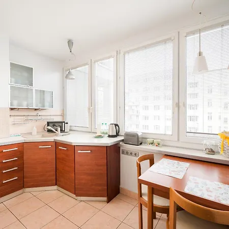 Stay With Friends In Warsaw Apartment By Bookinghost-3