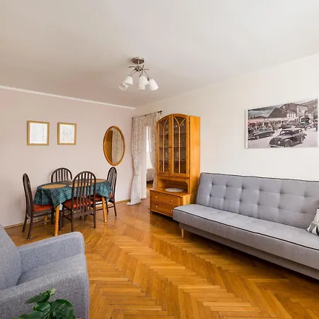 Saska Kępa Charming Apartment-2