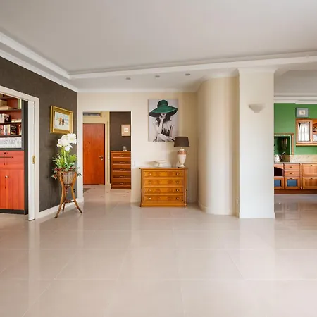 Royal Wilanow Spacious Apartment By Bookinghost-3