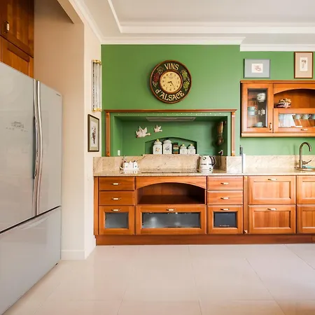 Royal Wilanow Spacious Apartment By Bookinghost-2