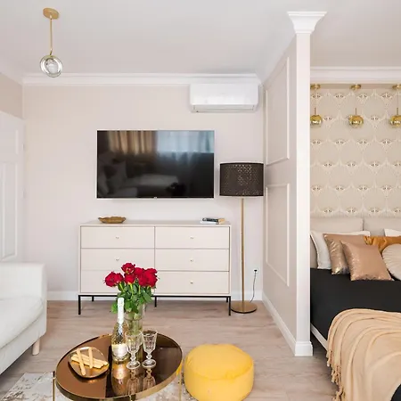 Grand Central Suite 5Min From Central Station With A Balcony& Air Conditioning-3