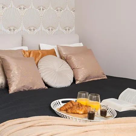 Grand Central Suite 5Min From Central Station With A Balcony& Air Conditioning-2