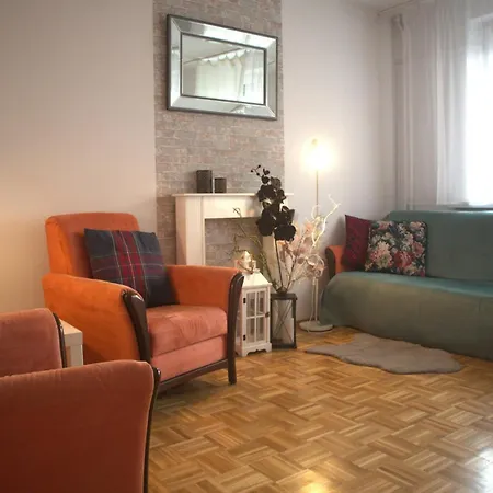 Poczuj się jak w domu! by VAYA STAYS-2