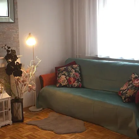 Poczuj się jak w domu! by VAYA STAYS-3