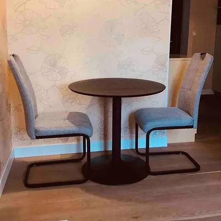 Słoneczne studio przy Placu Unii by VAYA STAYS-3