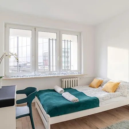 Varsovian Chic - Stylish 2Br In City Center With Balcony & Views-2