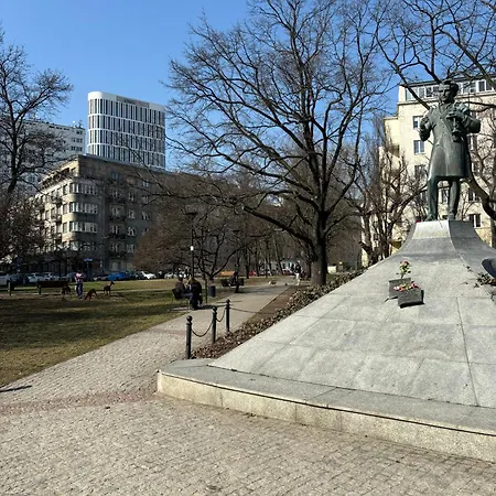 Chocimska 35 - Skwer Tarasa Szewczenki - Stary Mokotów-2