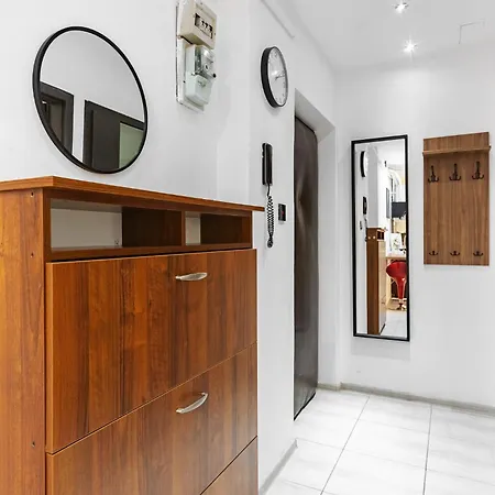 Large Apartment In Wola Near The Center-3