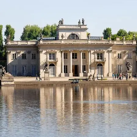 Luxury Apartments Close To The Royal Bath Park And The City Center-2