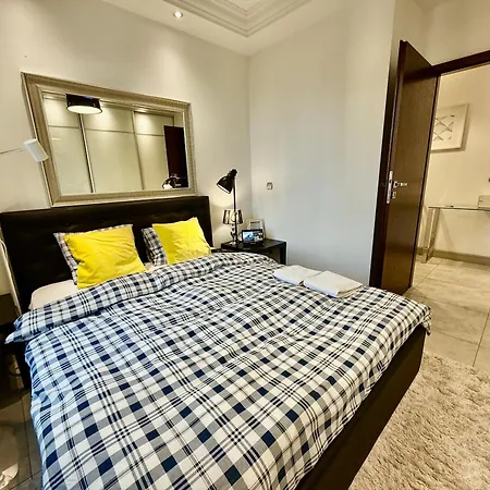 Top Class Metro Fast Wifi 100 Mbs 70'Tv Netflix Hbo Max Disney+ Appletv+-2