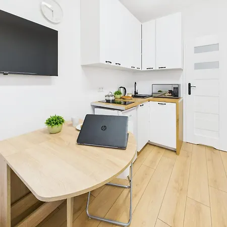 Budget-Friendly Studio Apartment Praga By Noclegi Renters-3