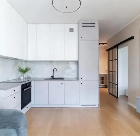 Jetset Airport Apartment-3