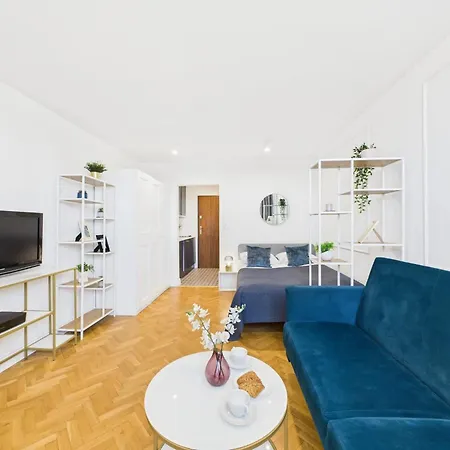 Stylish And Bright Studio Pet-Friendly By Noclegi Renters-2