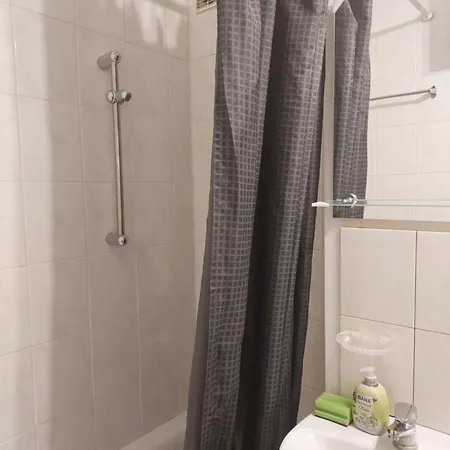 Варшава Centrum Apartamenty Roland Centrum Warszawy 1 Pokoj W 2-Pokojowym Mieszkaniu Graniczna 4 Ze Wspolna Wanna I Lazienka-2