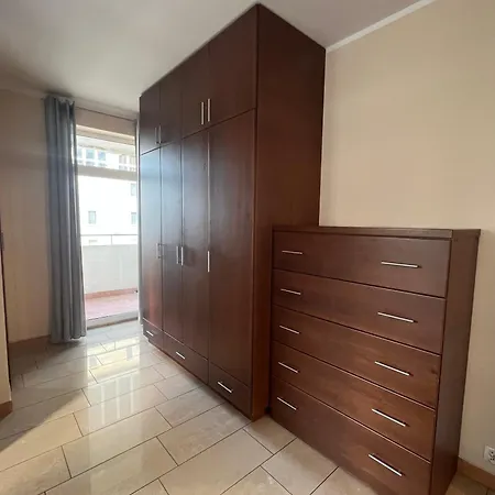 Duży przestronny Apartament z darmowym parkingiem i dwoma balkonami-3
