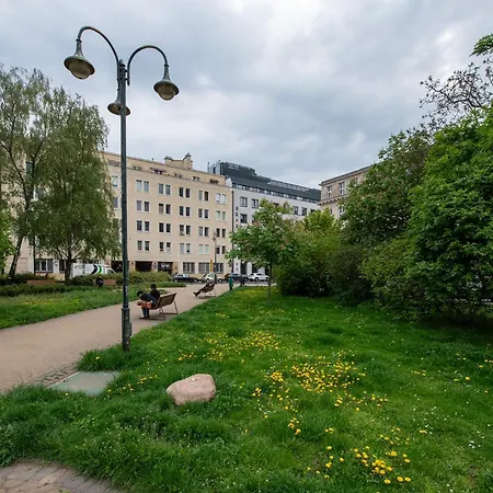 The Very Center of Warsaw, Plac Dabrowskiego-3