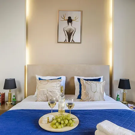 Lumina Apartments Near Warsaw Uprising Museum-3