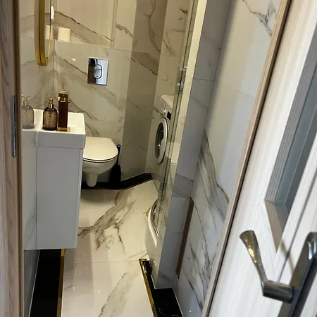 Studio Apartment Near Chopin Airport - Free Wifi - Netflix-2
