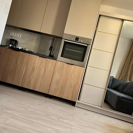 Studio Apartment Near Chopin Airport - Free Wifi - Netflix-2