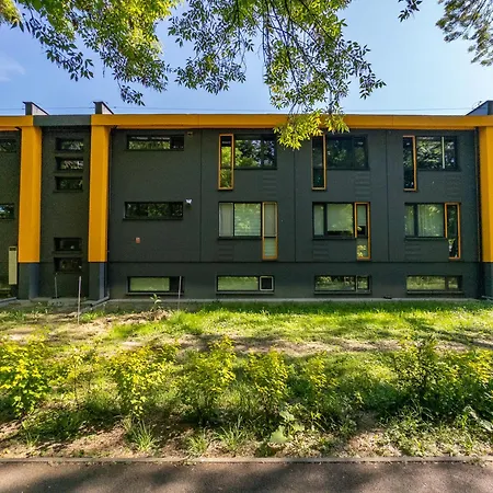 Apartament Fala By Metro No-Ac Rolety Blackout A Fan Self-Checkin Parkview 30Min Metro To Narodowy Stadium Klub Stodola Sgh Public Parking Fast Wifi-2