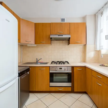 Wola Anielewicza Cosy Apartment By Bookinghost-3