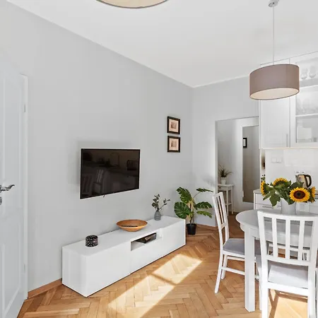 Cute Apartment In The Historic Old Town Of Warsaw-2