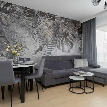 Elegant Apartment Ludwiki Warszawa With Parking & Air Conditioning By Noclegi Renters-2