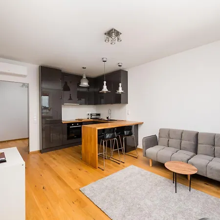 Goclaw Urban Chic Apartment By Bookinghost-2