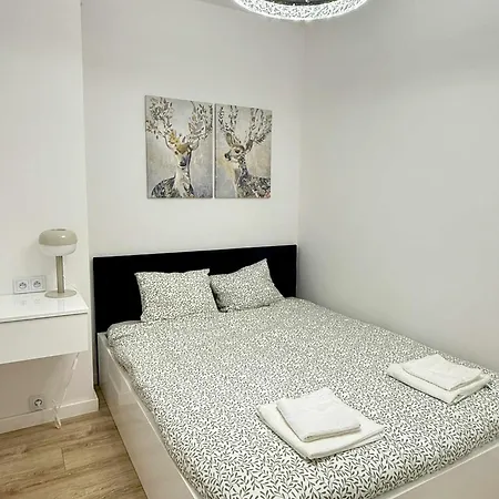Mei Apartment Near Chopin Airport Warsaw-3