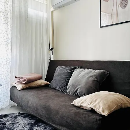 Sky Apartment Comfy Suite Pereca-2