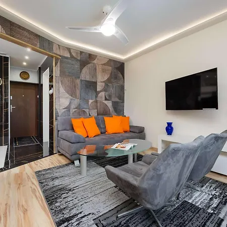 Comfortable Apartment Near Park Szczęśliwicki Warsaw by Noclegi Renters-3