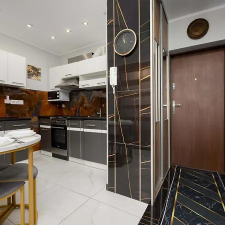 Comfortable Apartment Near Park Szczęśliwicki Warsaw by Noclegi Renters-2